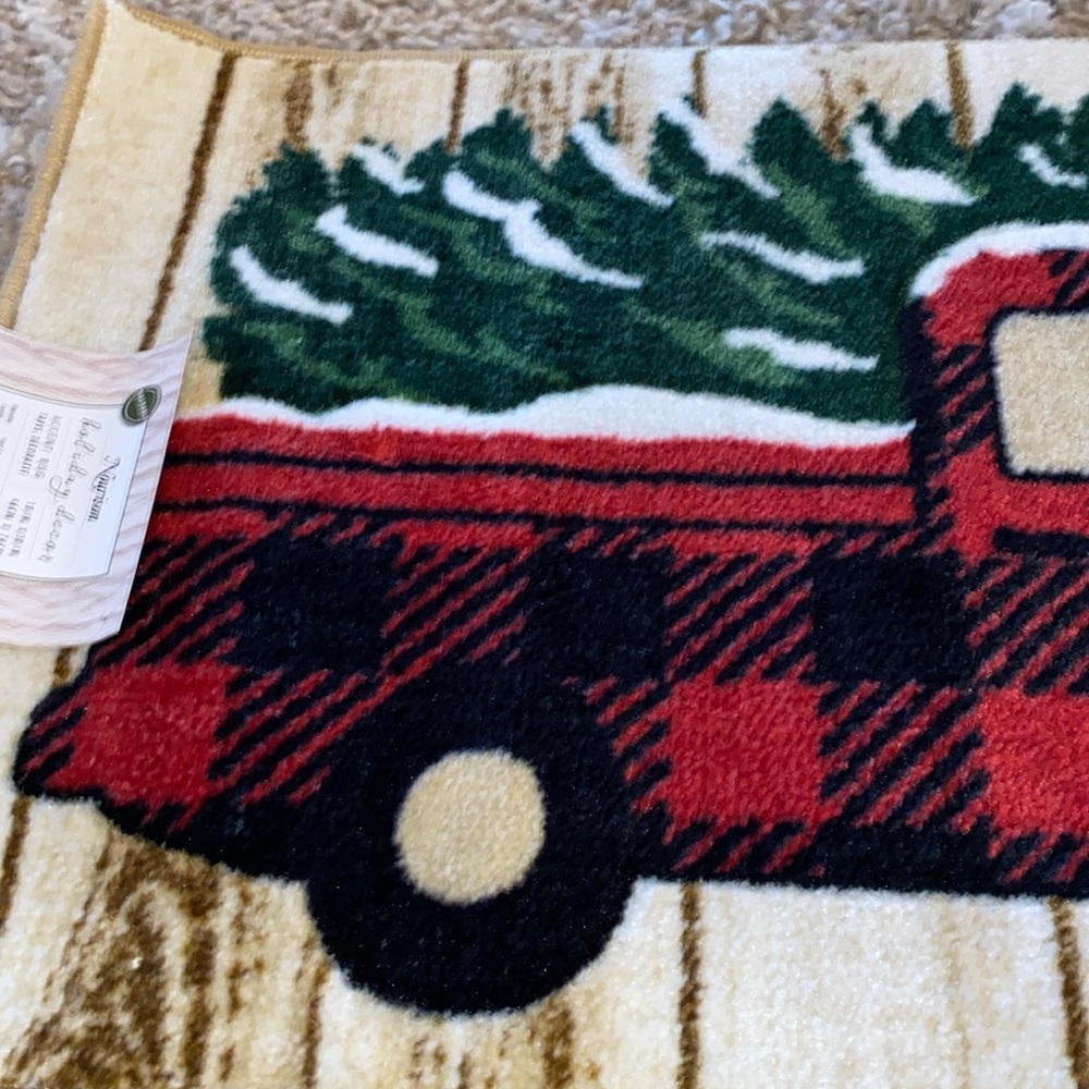 NEW Holiday Decor Accent Rug - Picture 9 of 10